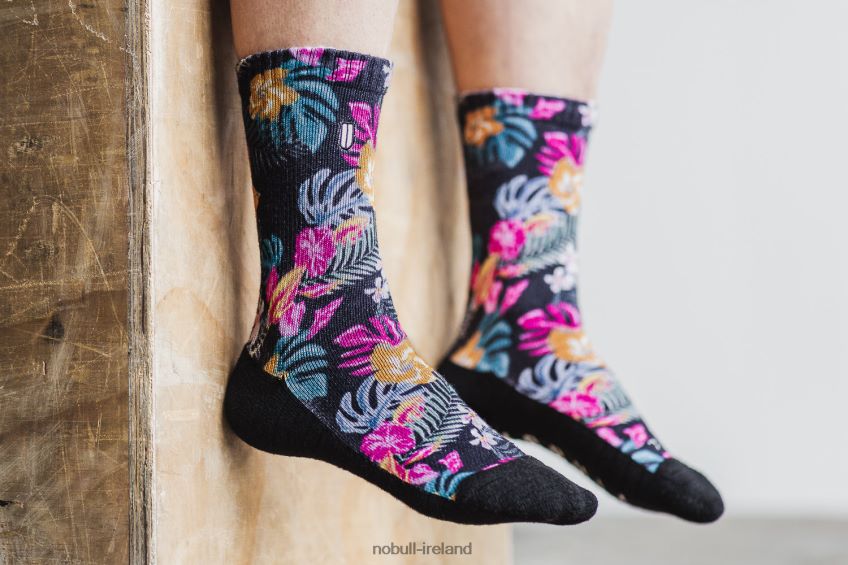 NOBULL N68P2P2913Crew Sock (Tropical) Black