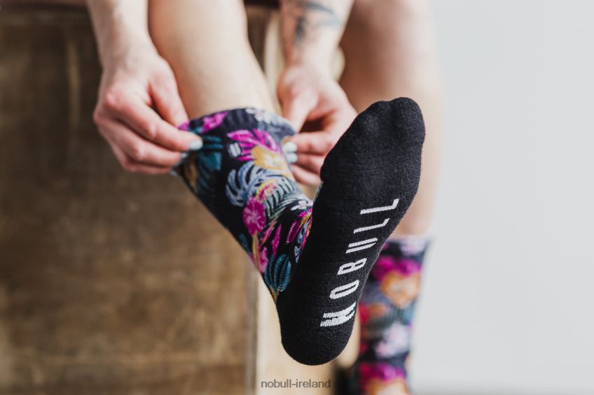 NOBULL N68P2P2913Crew Sock (Tropical) Black