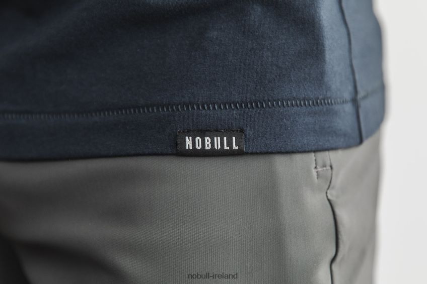 NOBULL N68P2P1095Men's Heavyweight Long Sleeve Pocket Tee