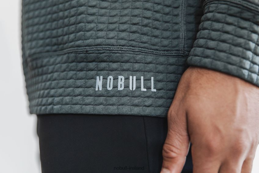 NOBULL N68P2P620Men's Quilted Crew Pullover Dark