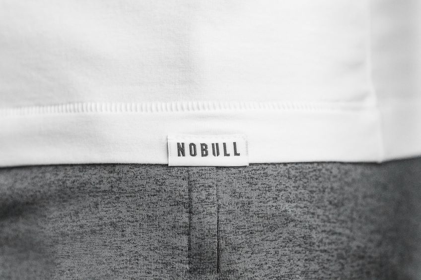 NOBULL N68P2P886Men's Lightweight Henley Tee