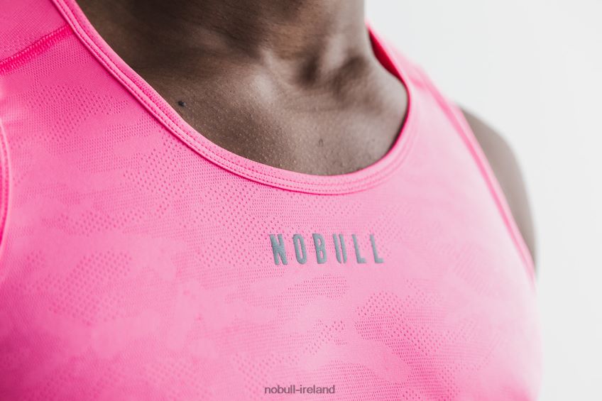 NOBULL N68P2P976Men's Lightweight Textured Tank (Neon Camo) Pink