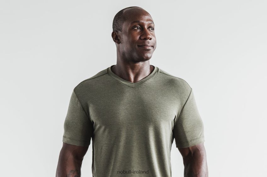 NOBULL N68P2P986Men's V-Neck Tee Army