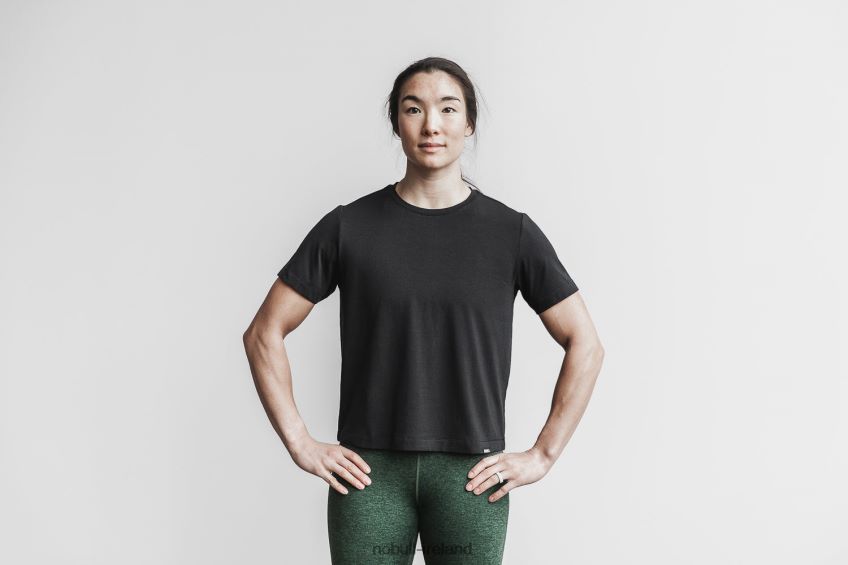 NOBULL N68P2P2467Women's Lightweight Boxy Tee