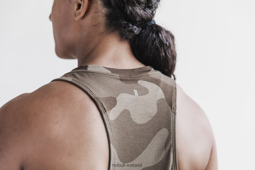 NOBULL N68P2P2533Women's High-Neck Tank (Camo) Dark