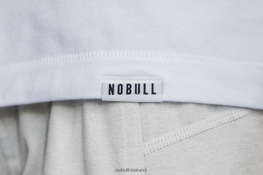 NOBULL N68P2P2556Women's Heavyweight Long Sleeve Pocket Boxy Tee