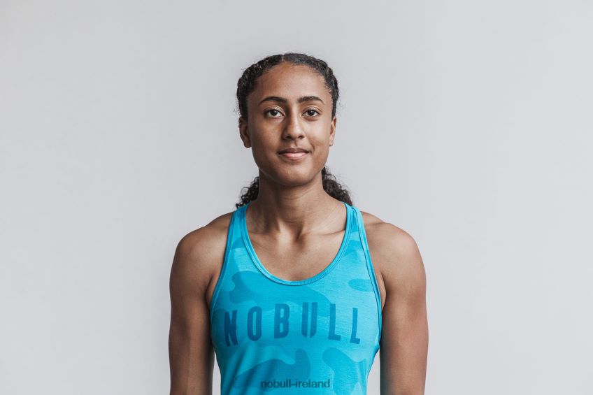 NOBULL N68P2P2578Women's Racerback Tank (Neon Camo) Blue