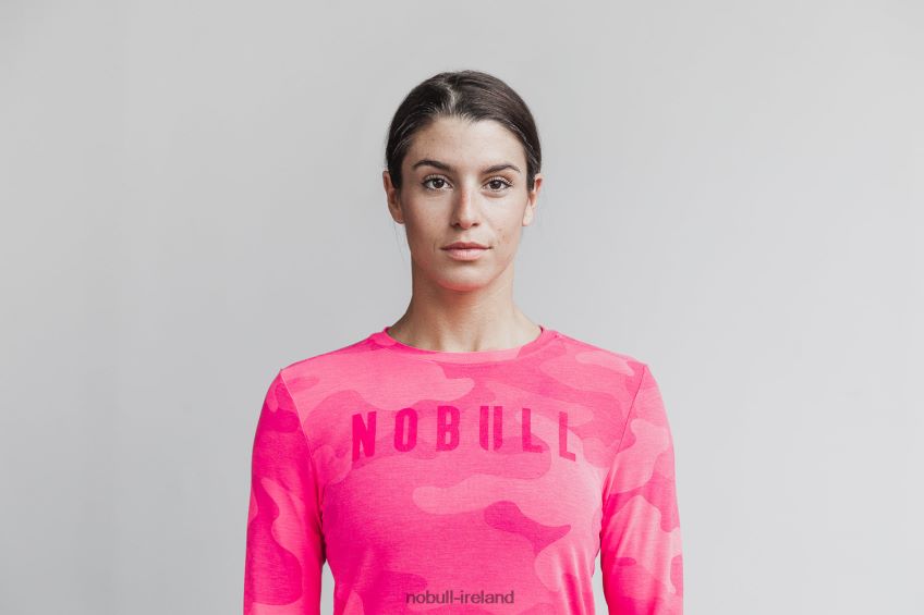 NOBULL N68P2P2580Women's Long Sleeve Tee (Neon Camo) Pink